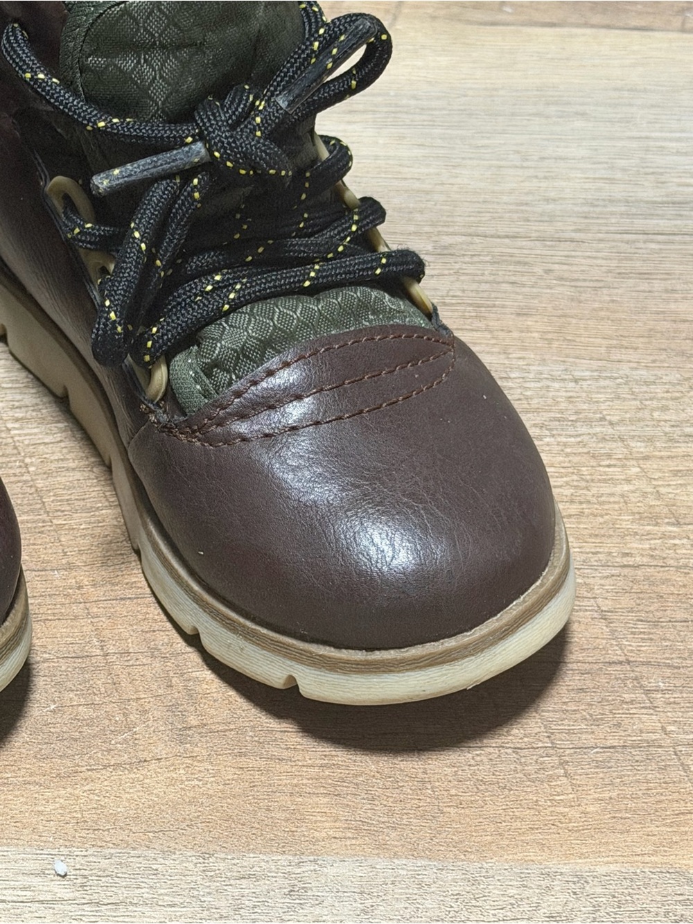 OshKosh B’gosh Toddler Boots | Size 8 - Picture 3 of 8